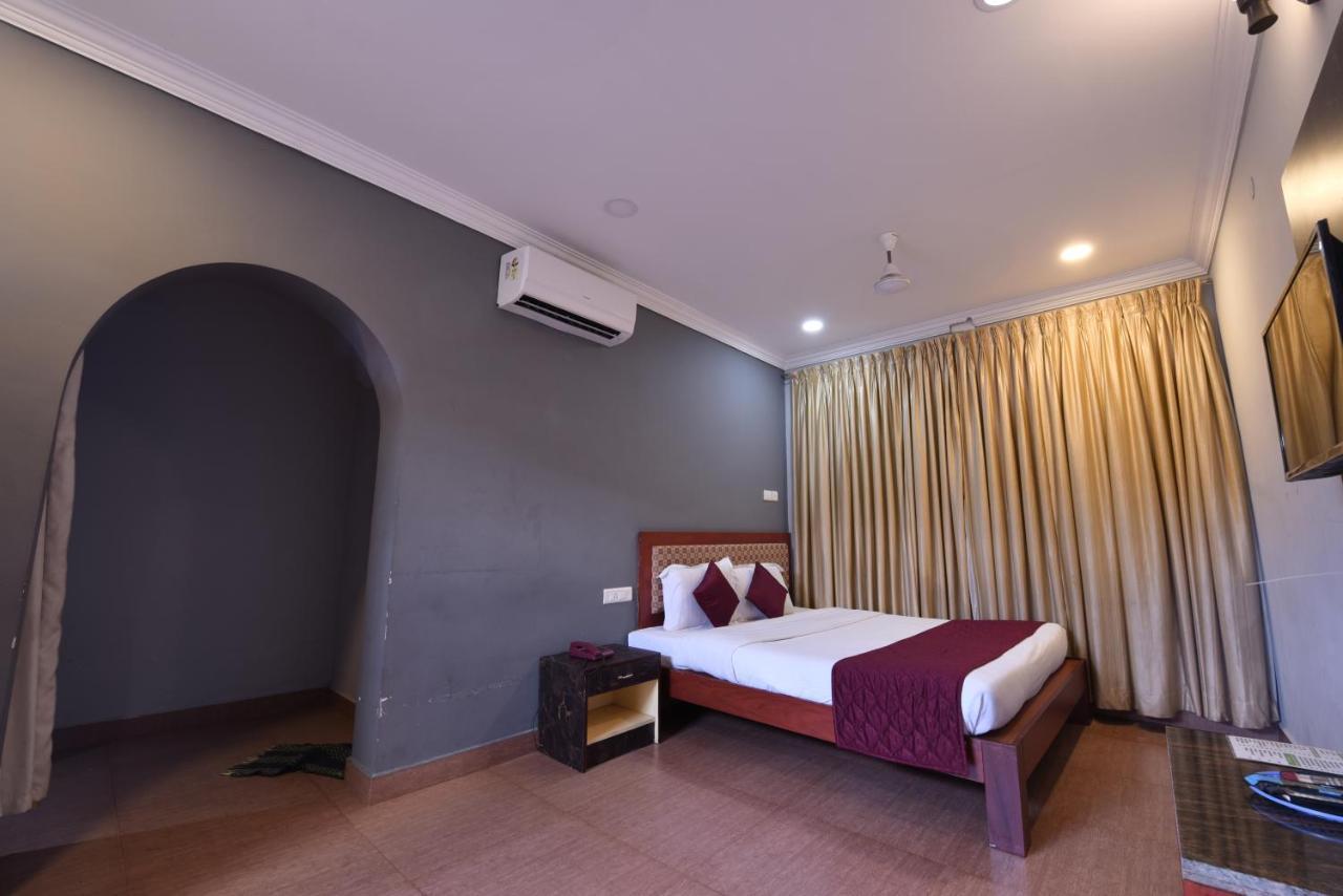 Hôtel King Park à Pondichéry Extérieur photo