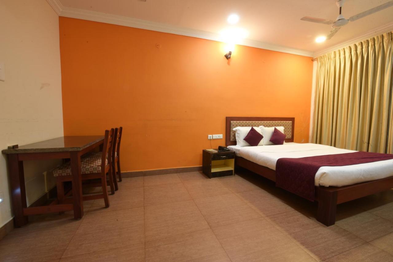 Hôtel King Park à Pondichéry Extérieur photo