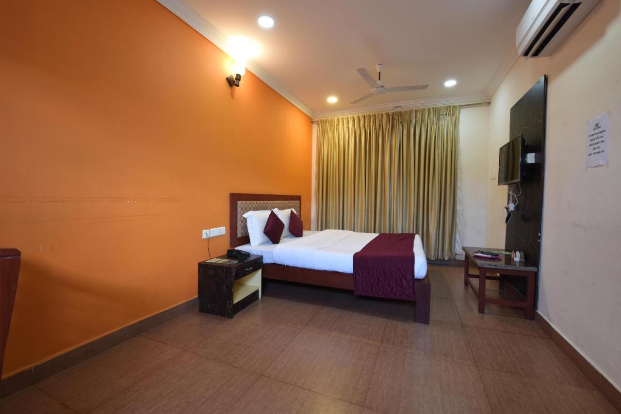 Hôtel King Park à Pondichéry Extérieur photo