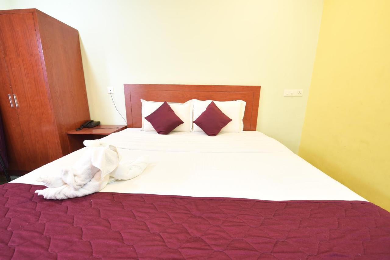 Hôtel King Park à Pondichéry Extérieur photo